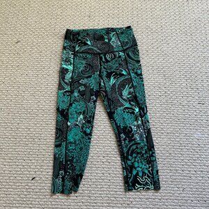 Lululemon  Memoir Multi Green Patterned Wunder Under Hi-Rise ½ Tight Capris Size